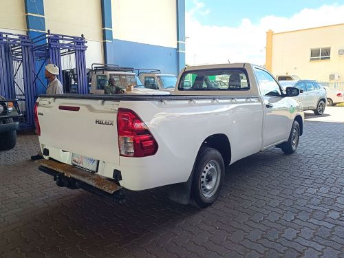 Toyota Hilux 2.4L in Botswana