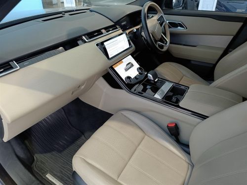 Land Rover Range Rover Velar D300 R-Dynamic SE in Botswana