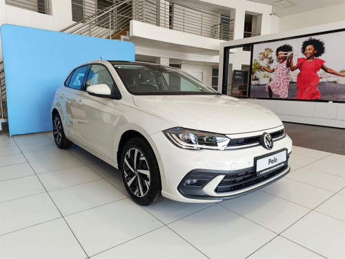 Volkswagen Polo 1.0TSI Life DSG in Botswana