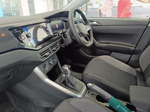 Volkswagen Polo 1.0TSI Life DSG in Botswana