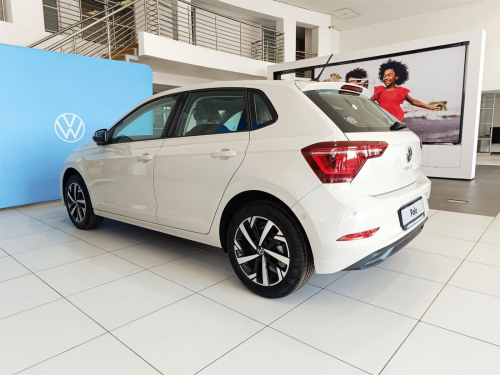 Volkswagen Polo 1.0TSI Life DSG in Botswana