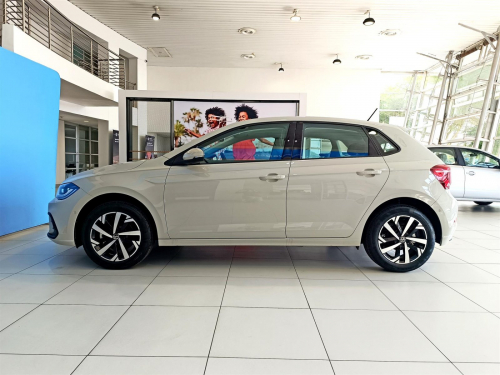 Volkswagen Polo 1.0TSI Life DSG in Botswana