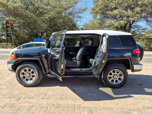 Toyota FJ Cruiser in Botswana