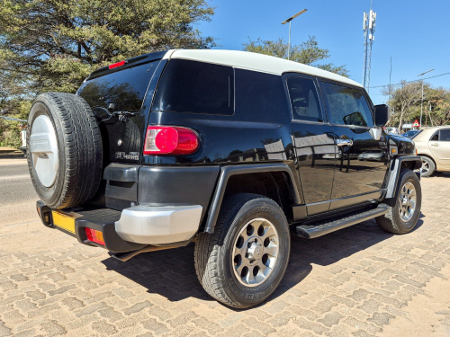 Toyota FJ Cruiser in Botswana