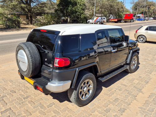 Toyota FJ Cruiser in Botswana