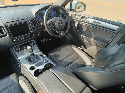 Volkswagen Touareg V6 TDi BlueMotion in Botswana
