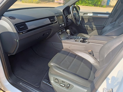 Volkswagen Touareg V6 TDi BlueMotion in Botswana