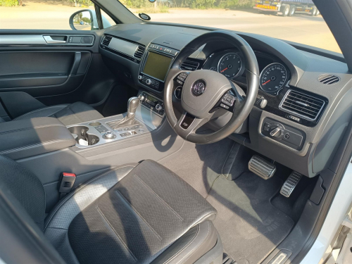 Volkswagen Touareg V6 TDi BlueMotion in Botswana