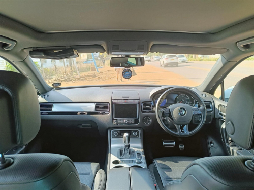 Volkswagen Touareg V6 TDi BlueMotion in Botswana