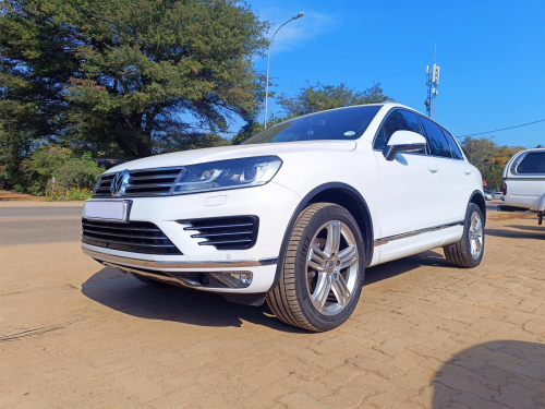 Volkswagen Touareg V6 TDi BlueMotion in Botswana