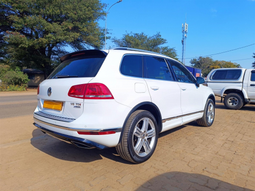 Volkswagen Touareg V6 TDi BlueMotion in Botswana