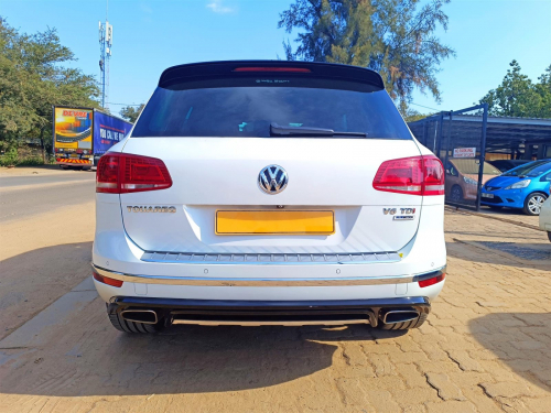 Volkswagen Touareg V6 TDi BlueMotion in Botswana