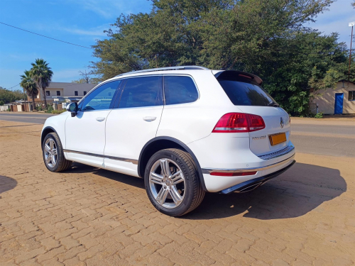 Volkswagen Touareg V6 TDi BlueMotion in Botswana