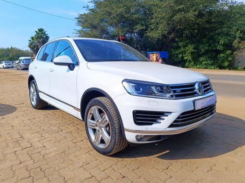 Pre-owned Volkswagen Touareg V6 TDi BlueMotion for sale in 