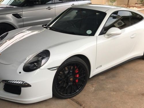 Porsche 911 CARRERA in Botswana