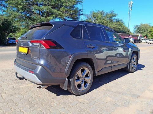 Toyota Rav4 AWD in Botswana
