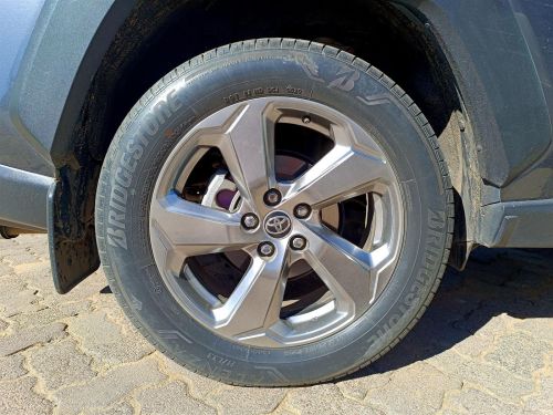 Toyota Rav4 AWD in Botswana