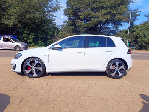 Volkswagen Golf 7 GTi 2.0L DSG in Botswana