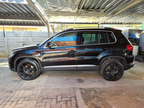 Volkswagen Tiguan A/T 2.0L in Botswana