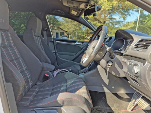 Volkswagen Golf 2.0L DSG in Botswana