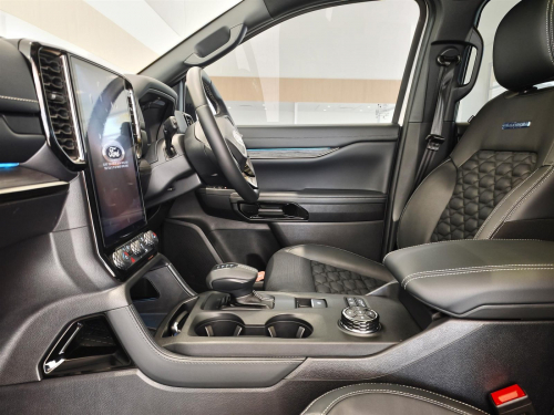 Ford Everest Platinum AWD 3.0L A/T10 in Botswana