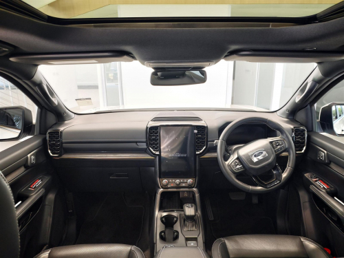 Ford Everest Platinum AWD 3.0L A/T10 in Botswana