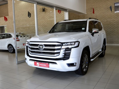 Toyota Land Cruiser 300 Series 3.3TD V6 ZX in Botswana