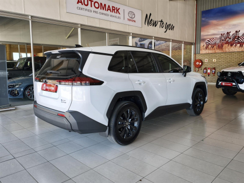 Toyota RAV4 2.5 HEV GX in Botswana