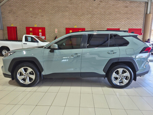 Toyota Rav4 GX-R AWD in Botswana