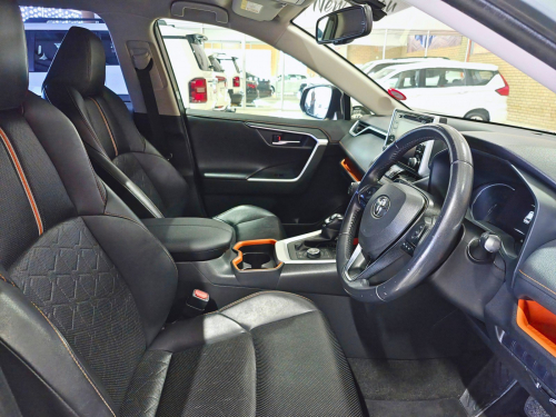 Toyota Rav4 GX-R AWD in Botswana