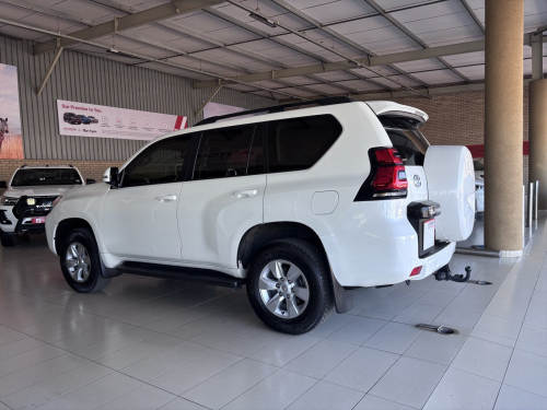 Toyota Land Cruiser  PRADO 2.8 GD-6 TX in Botswana