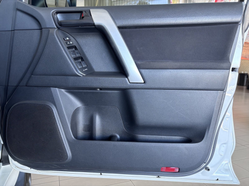 Toyota TOYOTA LAND CRUISER PRADO 2.8 GD-6 TX in Botswana