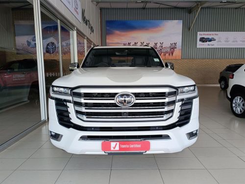 Toyota Land Cruiser 300 ZX 3.5P V6 in Botswana