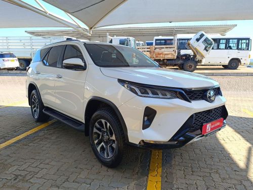Toyota Fortuner 2.8 GD6 VX 4x4 AT in Botswana