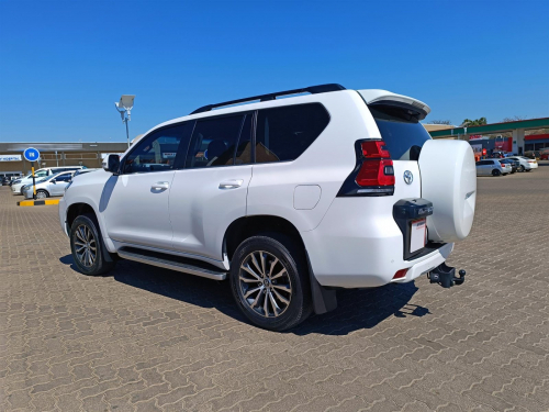 Toyota Land Cruiser Prado VX 2.8 GD-6 in Botswana