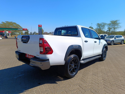 Toyota Hilux Legend 2.8 GD-6 4x4 in Botswana
