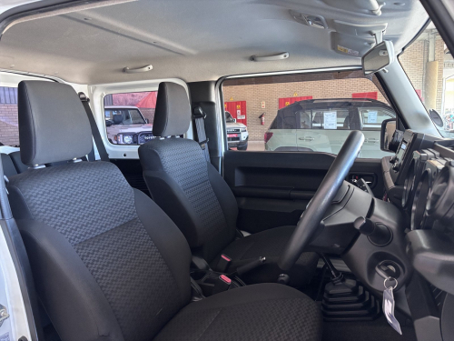 Suzuki JIMNY 1.5 GL in Botswana