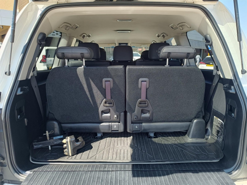 Toyota Land Cruiser 200 4.5TD VX-R V8 in Botswana
