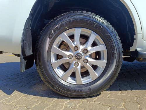 Toyota Land Cruiser 200 4.5TD VX-R V8 in Botswana
