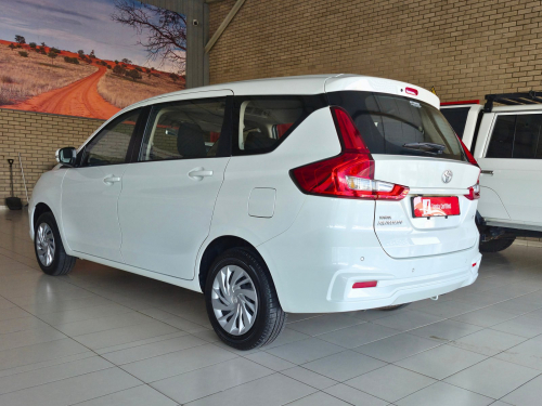 Toyota Rumion 1.5 SX 7 Seater in Botswana