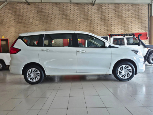 Toyota Rumion 1.5 SX in Botswana