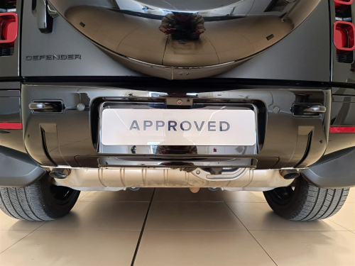 Land Rover Defender 110 3.0D 257kW D350 X-Dynamic HSE in Botswana