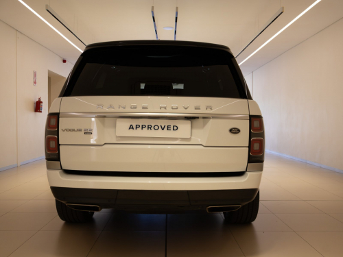 Land Rover Range Rover Vogue 5.0L S/C P525 SE in Botswana