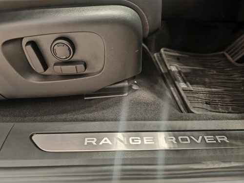Range Rover Evoque 118kW P160 S in Botswana