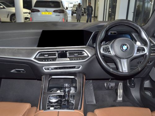BMW X7 M50 d in Botswana
