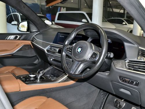 BMW X7 M50 d in Botswana