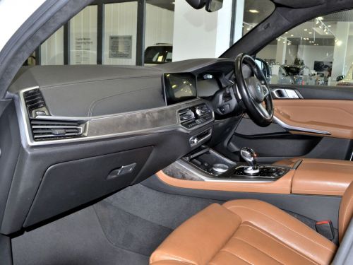 BMW X7 M50 d in Botswana
