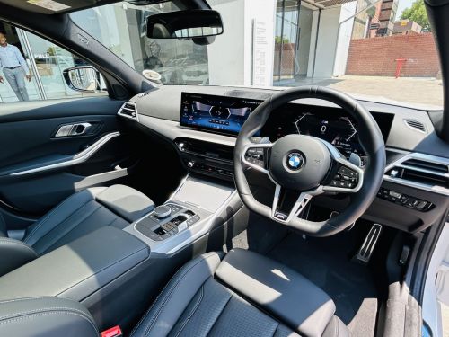BMW 320i LCI in Botswana