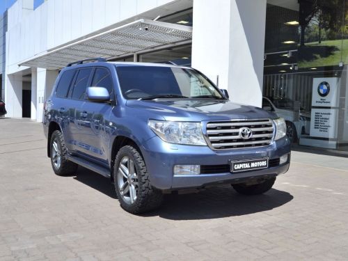 Toyota Land Cruiser VX V8 in Botswana