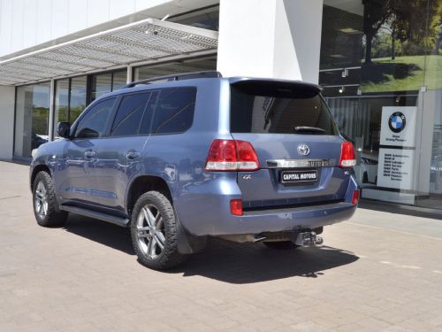 Toyota Land Cruiser VX V8 in Botswana